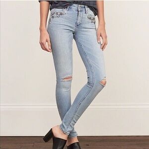 Abercrombie & Fitch Rhinestone Bling Embellished Distressed Light Skinny Jeans 4